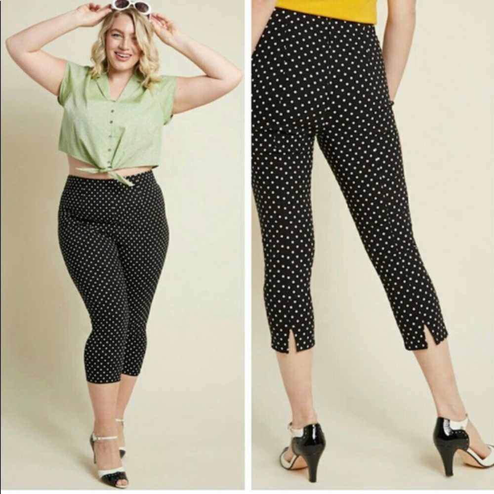 trousers in a black with small polka dots